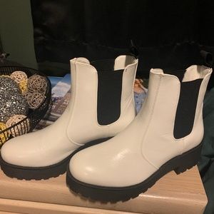 White Chinese laundry booties